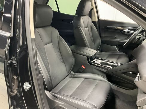 Used 2023 Buick Envision Essence AWD/4WD image 8