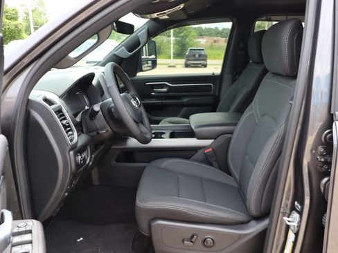 Used 2025 RAM 1500 Big Horn AWD/4WD image 13