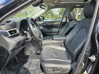 Used 2022 Toyota Highlander Platinum video 3