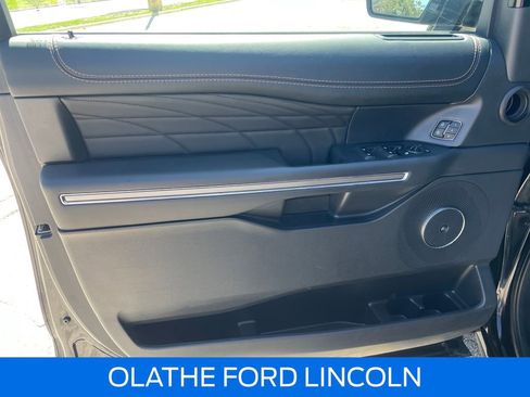 Used 2024 Ford Expedition Max Platinum AWD/4WD image 12