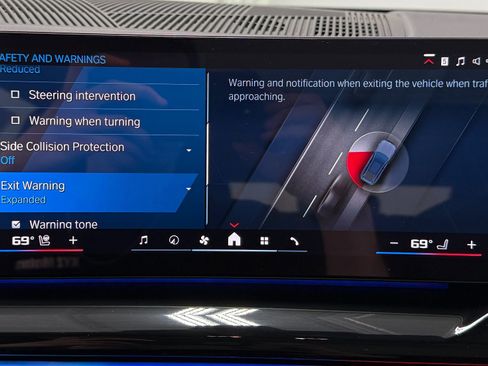 Used 2025 BMW M5 Touring image 34