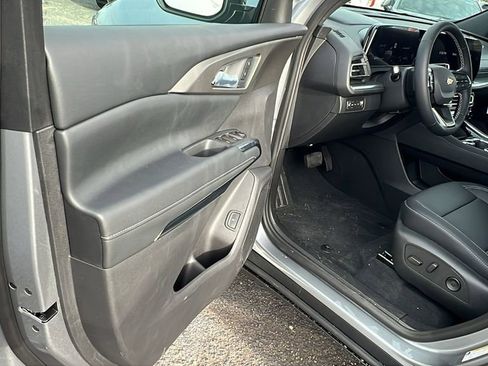 New 2026 Chevrolet Traverse LT w/ Driver Confidence Package image 11