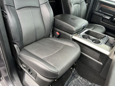 Used 2017 RAM 1500 Laramie image 26