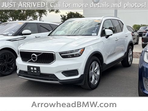Used 2019 Volvo XC40 T5 Momentum image 1