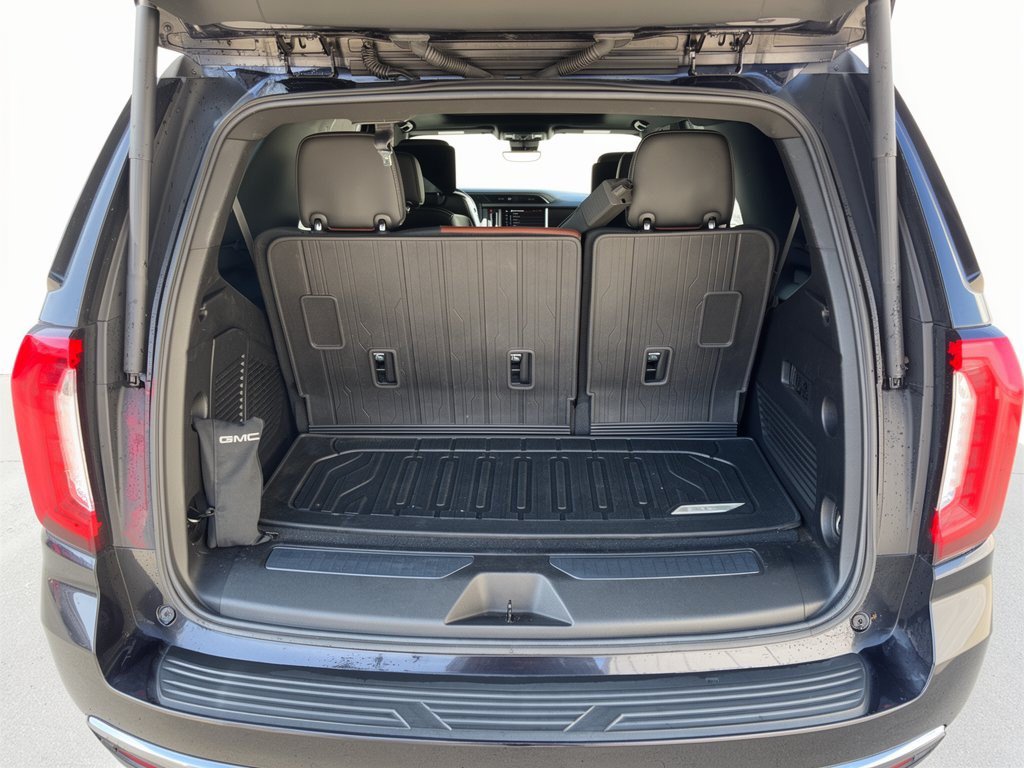 Used 2023 GMC Yukon Denali Ultimate AWD/4WD image 28