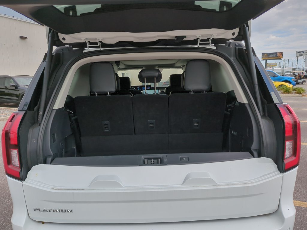 Certified 2025 Ford Expedition Platinum AWD/4WD image 14