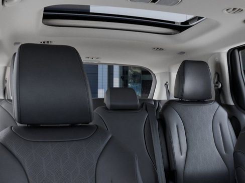 New 2026 Kia Carnival SX FWD image 34