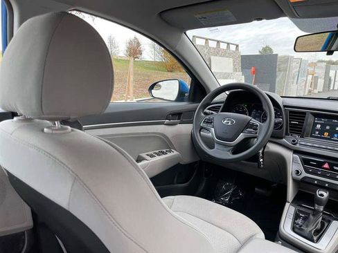 Used 2017 Hyundai Elantra SE image 9