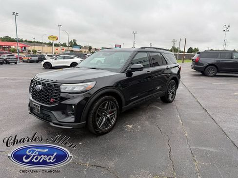 Used 2025 Ford Explorer ST w/ Sun And Sound Package AWD/4WD image 6