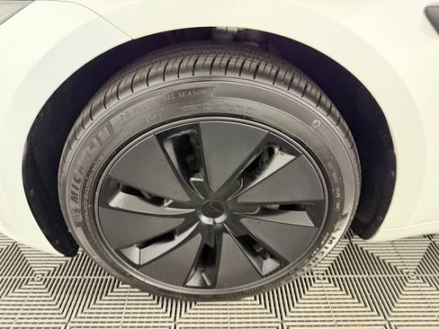 Used 2025 Tesla Model 3 Long Range image 11