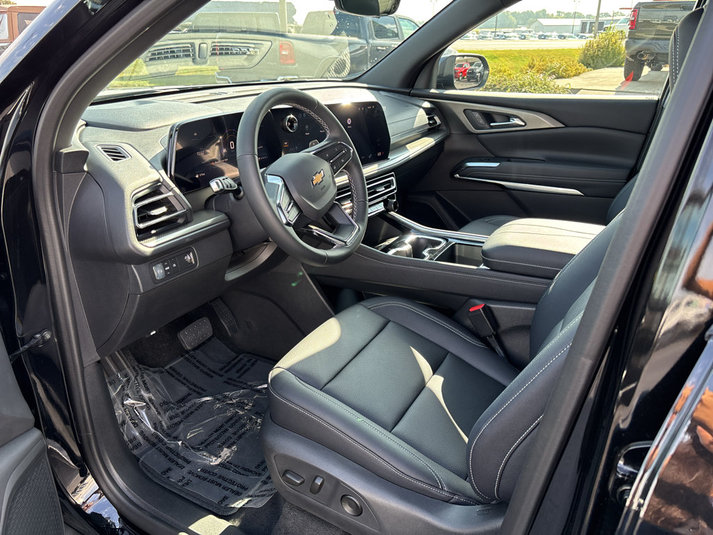 Used 2026 Chevrolet Traverse LT w/ Driver Confidence Package FWD image 13