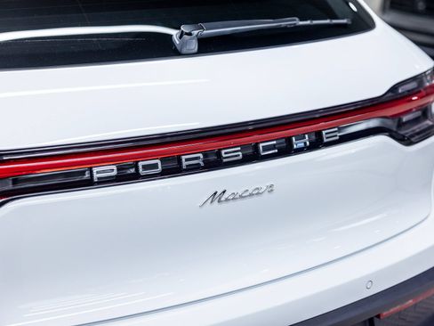 Certified 2026 Porsche Macan AWD/4WD image 22