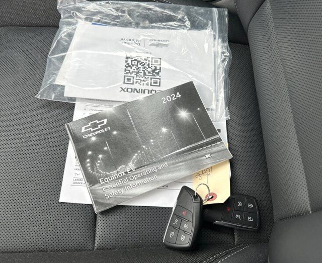 Used 2024 Chevrolet Equinox EV LT w/ LPO, All-Weather Mat Package FWD image 7