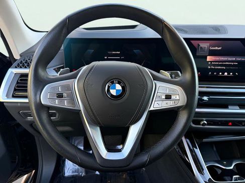 Used 2024 BMW X7 xDrive40i image 17