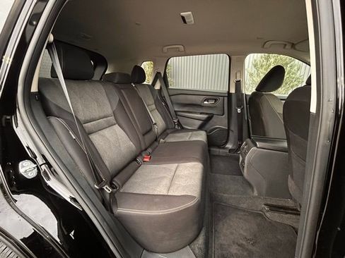 Used 2024 Nissan Rogue SV image 37