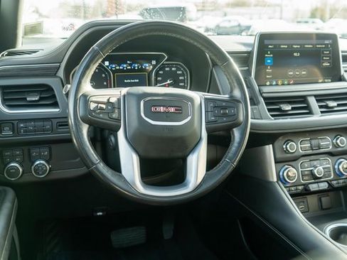 Used 2021 GMC Yukon SLT w/ SLT Premium Package image 17