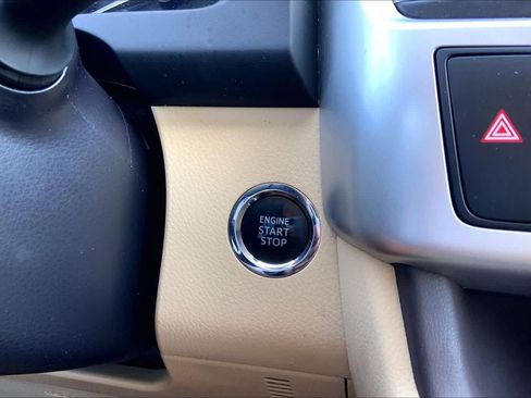 Used 2019 Toyota Highlander Limited FWD image 33