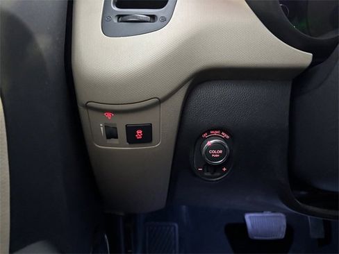 Used 2013 Kia Soul ! w/ Premium Pkg image 19