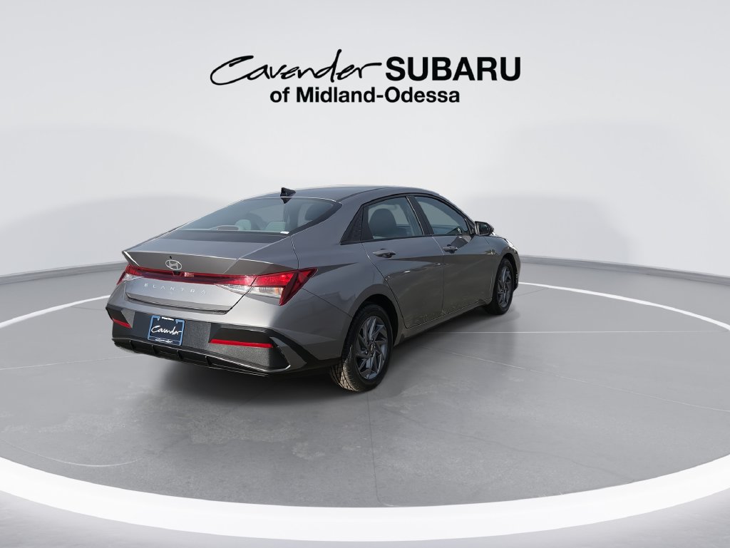Used 2024 Hyundai Elantra SEL FWD image 8