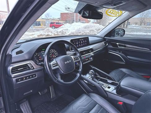 Used 2022 Kia Telluride SX w/ SX Prestige Package image 10