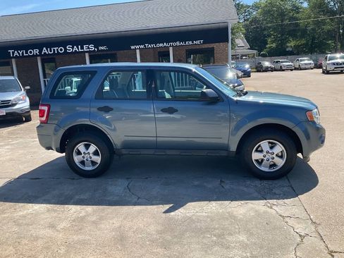 Used 2012 Ford Escape XLS FWD image 2