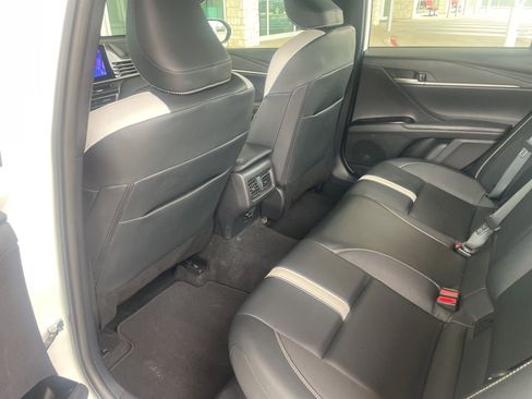 Used 2025 Toyota Camry SE image 16