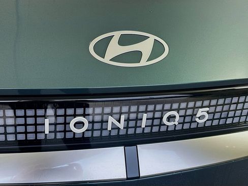 New 2026 Hyundai Ioniq 5 Limited image 22