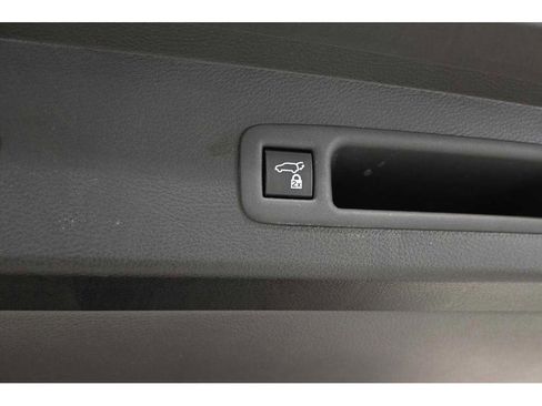 Used 2022 Toyota Sienna XLE w/ XLE Plus Package image 26