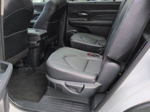Certified 2024 Toyota Grand Highlander AWD image 17