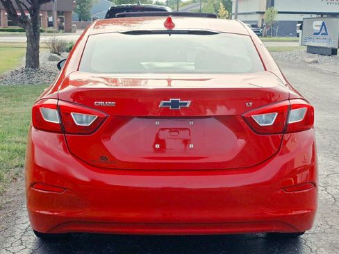 Used 2018 Chevrolet Cruze LT FWD image 5