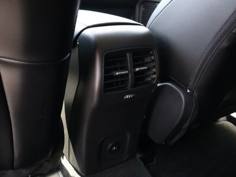 Used 2025 Ford Escape SE FWD image 19
