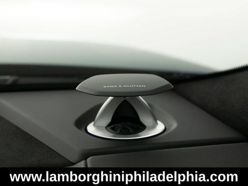Used 2022 Lamborghini Urus AWD/4WD image 35