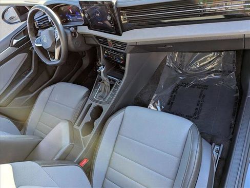 Used 2025 Volkswagen Jetta SE image 21