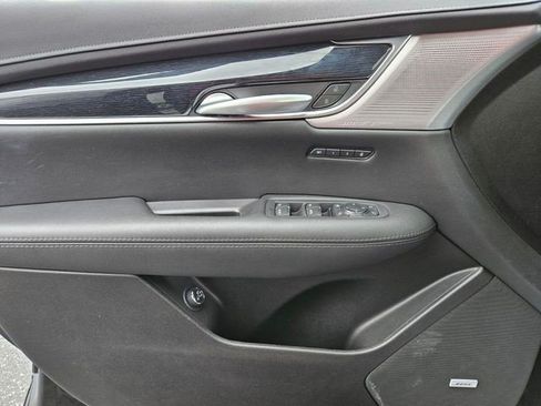 Certified 2025 Cadillac XT5 Premium Luxury FWD image 29