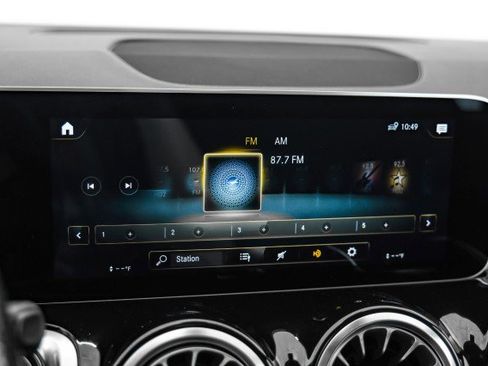 Used 2021 Mercedes-Benz GLB 35 AMG 4MATIC image 24