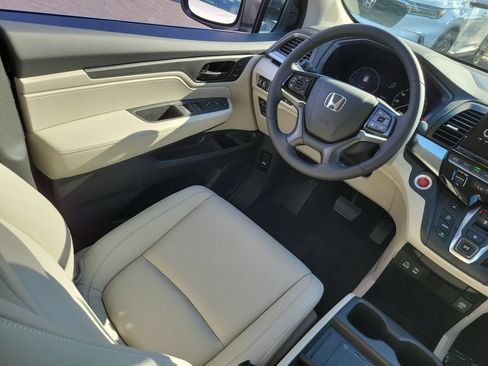 New 2026 Honda Odyssey EX-L image 3
