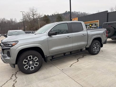 Used 2024 Chevrolet Colorado Z71 w/ Z71 Convenience Package 2 image 12