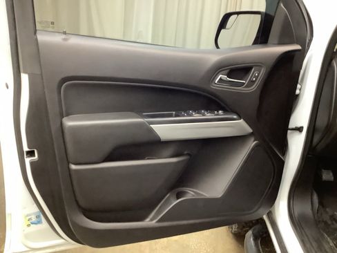 Used 2018 Chevrolet Colorado LT w/ LT Convenience Package image 13