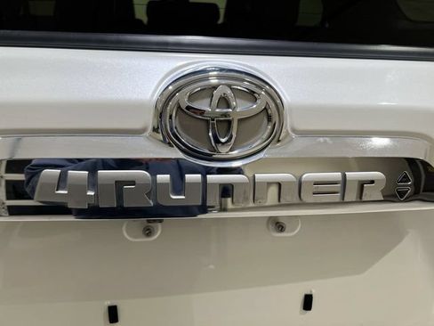 Used 2018 Toyota 4Runner Limited AWD/4WD image 28