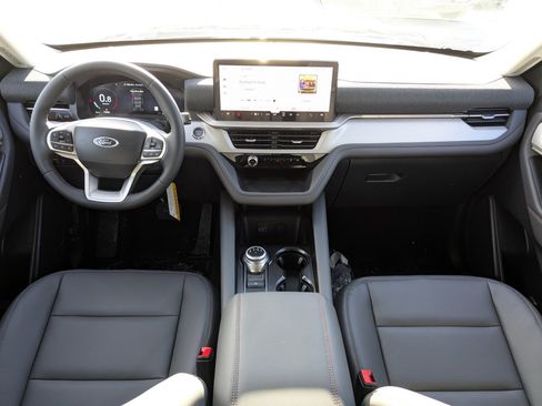 New 2026 Ford Explorer Active image 18