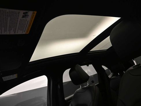 Certified 2024 Ford Edge ST-Line AWD/4WD image 39