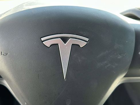 Used 2022 Tesla Model Y Long Range image 21