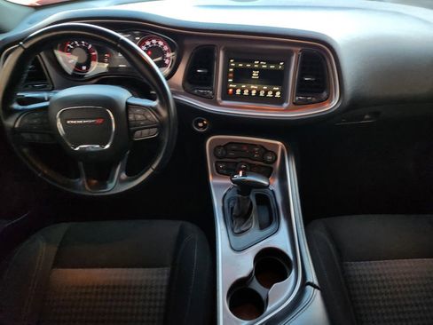Used 2022 Dodge Challenger SXT image 25