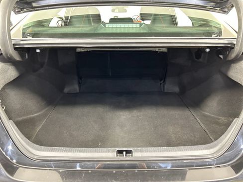 Used 2021 Toyota Camry SE FWD image 19