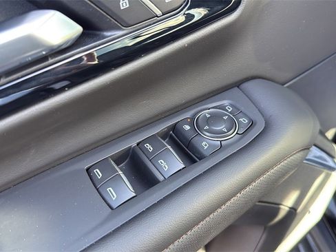 Used 2026 Chevrolet Suburban High Country w/ Sun And Tow Package image 25