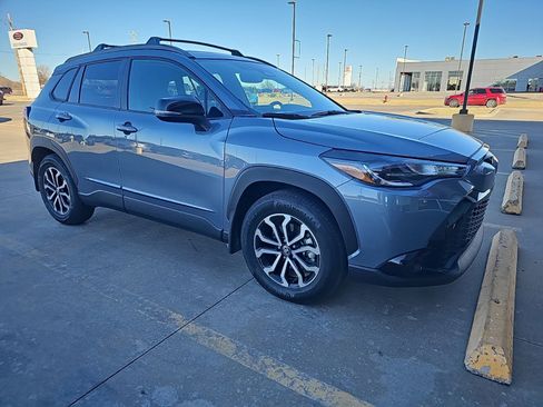Used 2025 Toyota Corolla Cross AWD Hybrid image 2