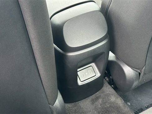 Used 2025 Hyundai Elantra SEL image 12