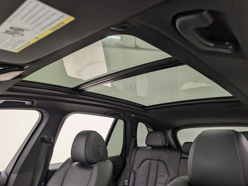 Used 2020 BMW X5 sDrive40i w/ M Sport Package image 16