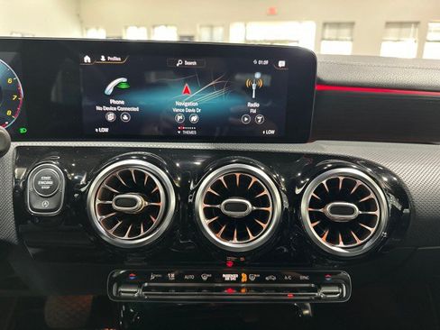 Used 2021 Mercedes-Benz CLA 250 4MATIC image 57