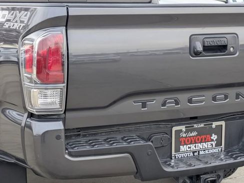 Used 2023 Toyota Tacoma TRD Sport image 9